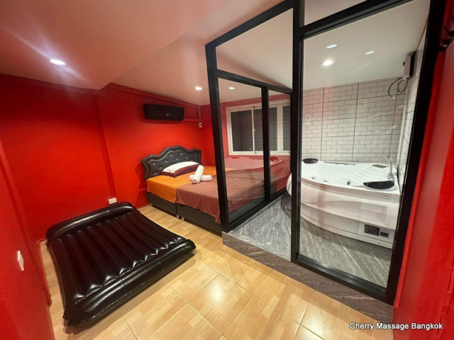 Cherry Massage Room Standard Room with Nuru Mat
